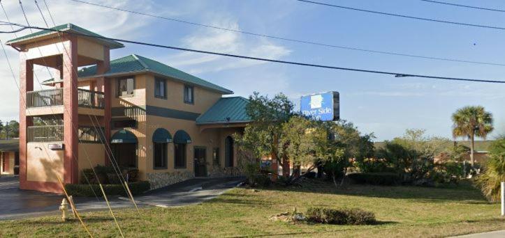 River Side Inn New Port Richey Exterior photo